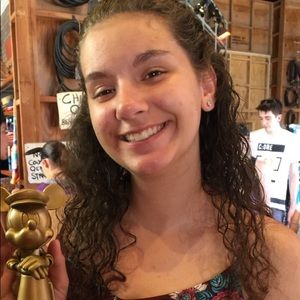 Meet your Posher, Hannah